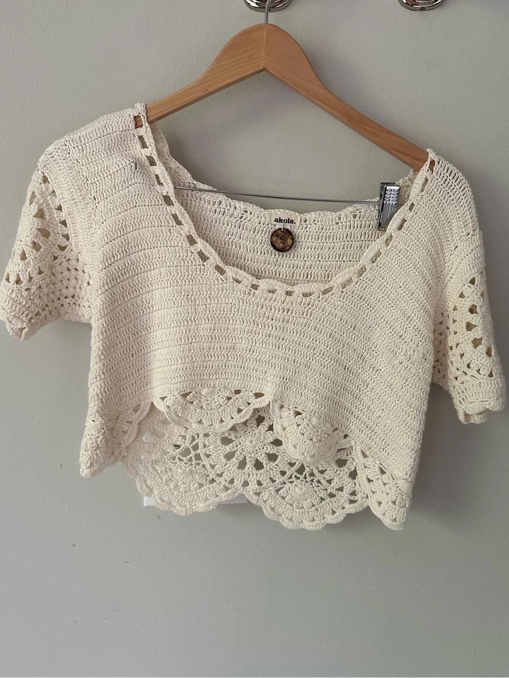 Akoia Cream Crochet top - Picture 3 of 3